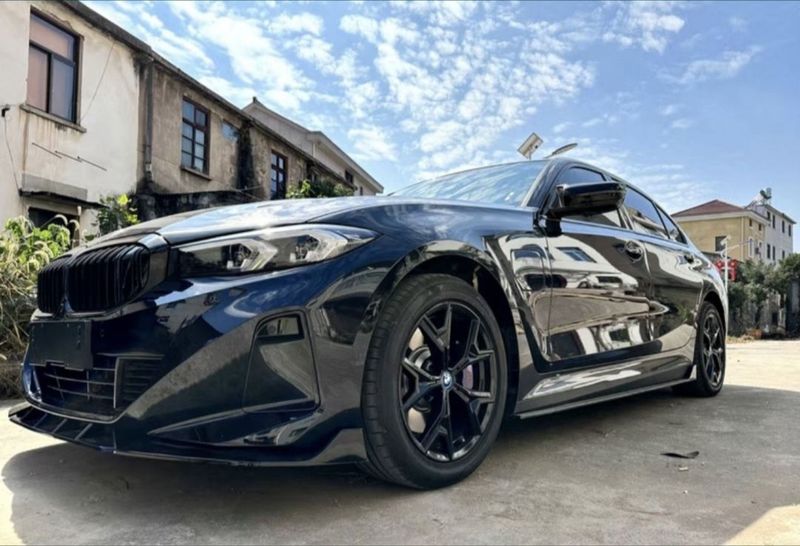 BMW/I3 3.5L Black piano BMW/I3 3.5L Black piano