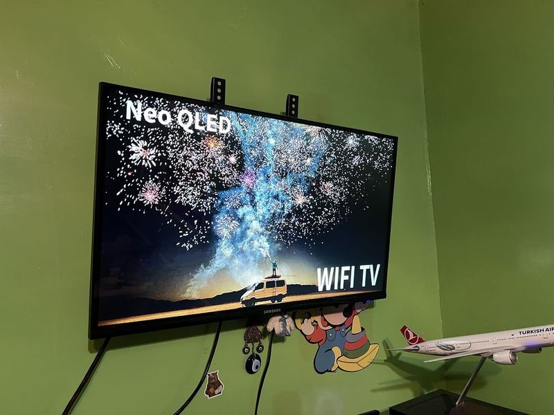 Wi-fi smart tv sotiladi 32 talik