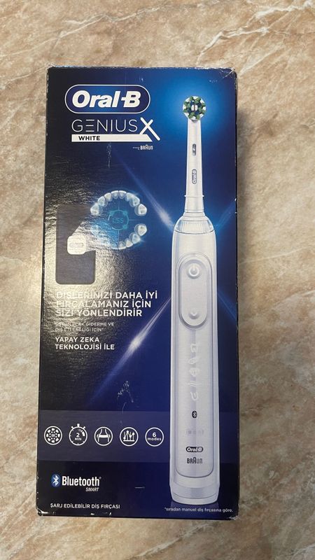 Oral B электронная зубная щетка