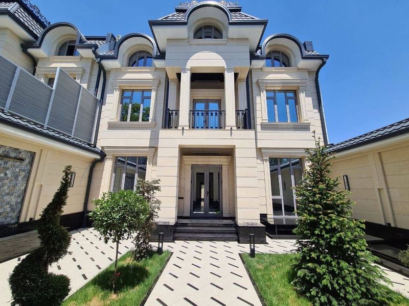 Ул. Циолковского Дом 600 кв.м Ул. Циолковского Дом 600 кв.м