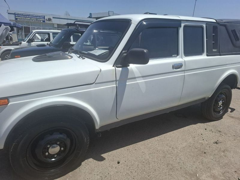 Niva 2121 sotiladi 2014 yil