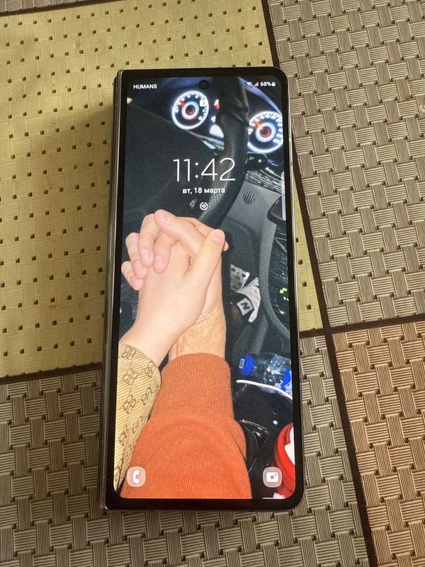 Samsung Z fold4 сотилади