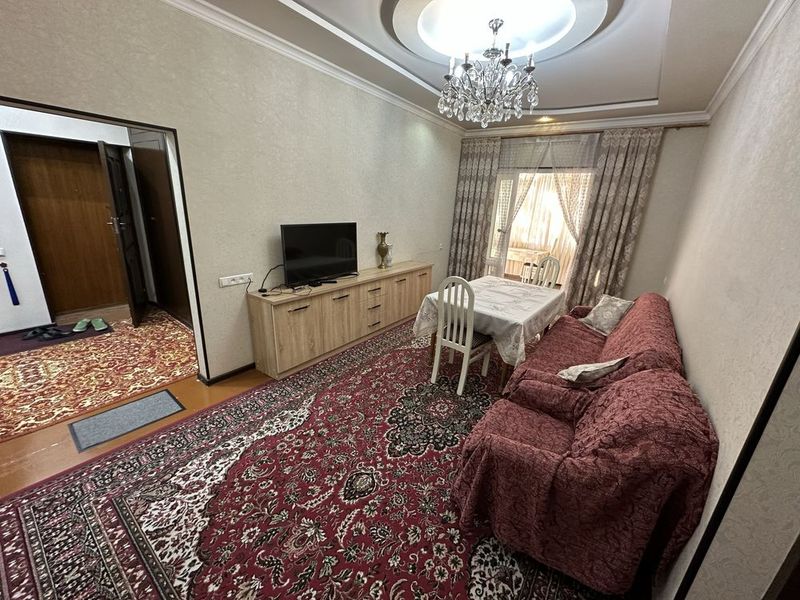 Луначарского, 4 комнатная, 500$ мебель и техника Луначарского, 4 комнатная, 500$ мебель и техника