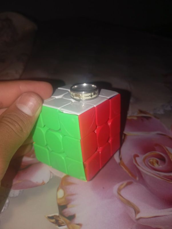 Kubik rubik sotiladi Kubik rubik sotiladi