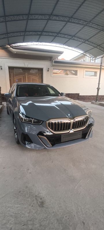 Bmw I 5 2024 йил полный комплект номер олинган