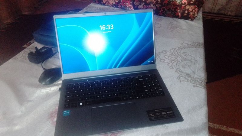 Acer noutbuki yangi.dakument karobkasiyam bor. Acer noutbuki yangi.dakument karobkasiyam bor.