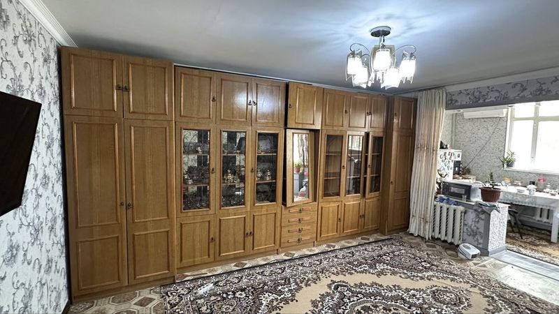 Продается большой шкаф