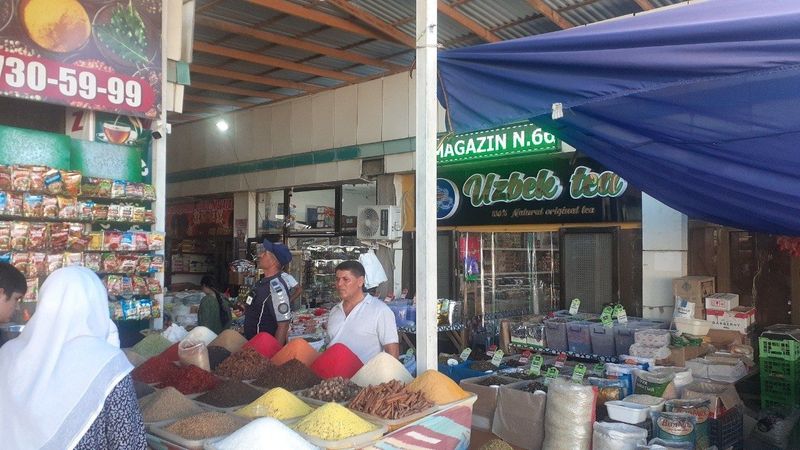Markaziy kalxoz bozorda ishlab turgan do'kon sotiladi