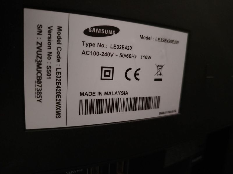 Телевизор Samsung подставкаси билан Телевизор Samsung подставкаси билан