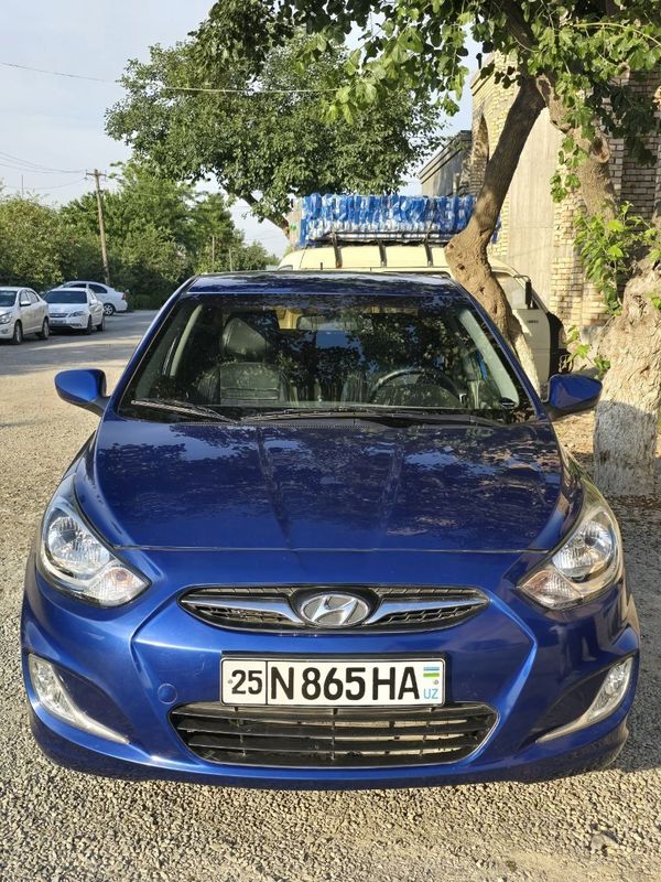 Hyundai sotiladi srochna Hyundai sotiladi srochna
