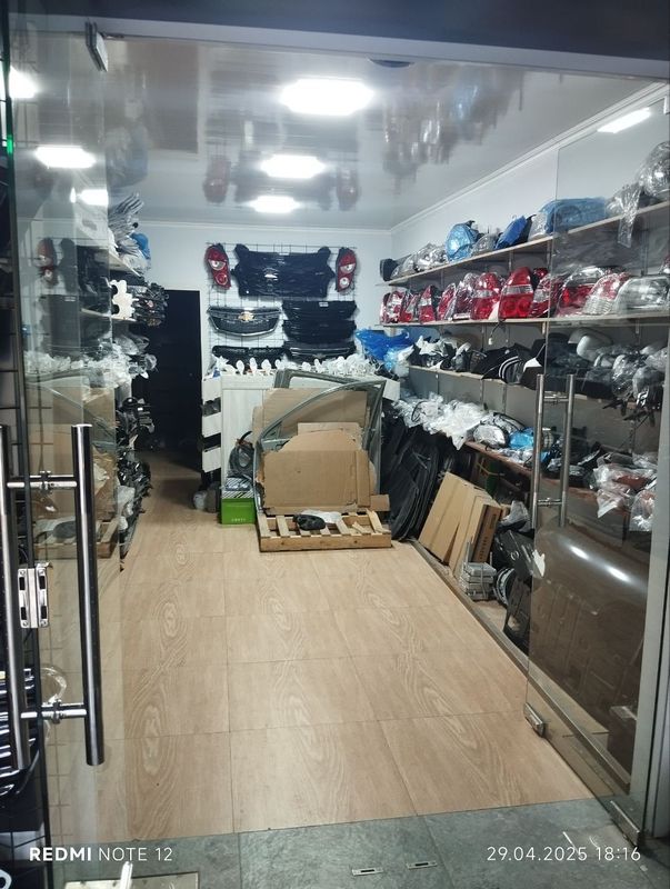 Срочно продаётся 3/1/4 Авиасозлар 3 нежилое помещение Срочно продаётся 3/1/4 Авиасозлар 3 нежилое помещение