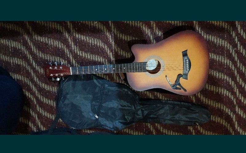 Akustik gitara 38 Akustik gitara 38