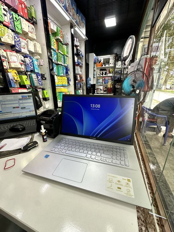 Срочно Ноутбук янги. Asus VIVOBOOK 17.Германиядан кеган.Гарантия.