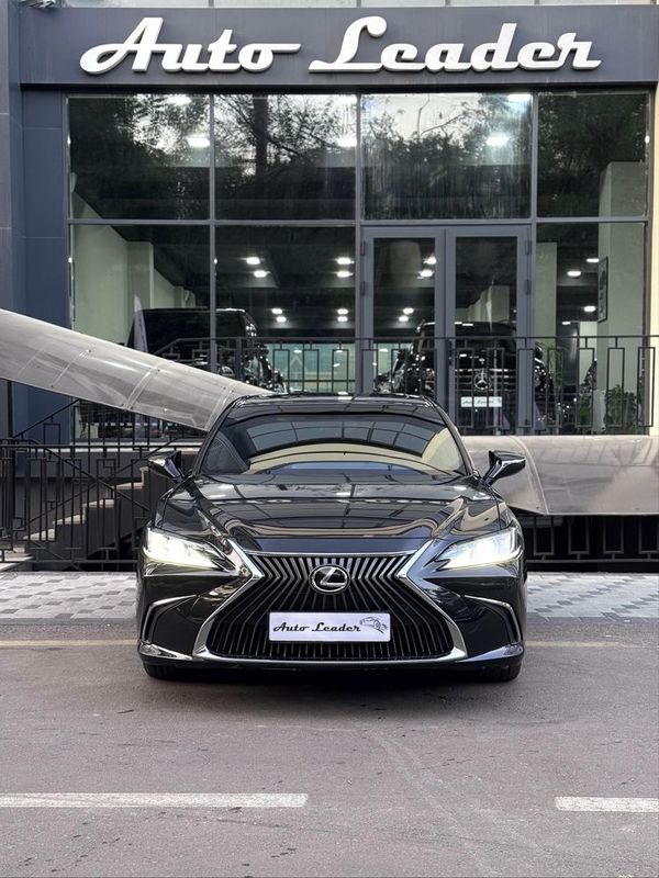Lexus ES 350 FWD Lexus ES 350 FWD