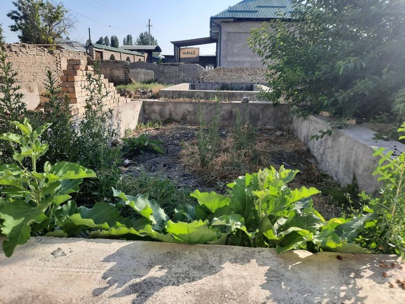 Yer uchaska sotiladi 15 sotik Yer fundament quyilgan Yer uchaska sotiladi 15 sotik Yer fundament quyilgan