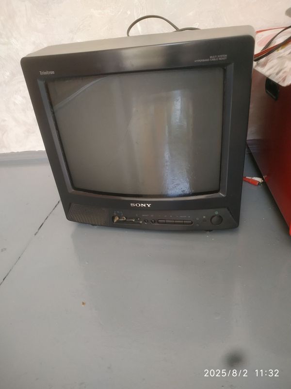 Продаётся телевизор SONY б/у
