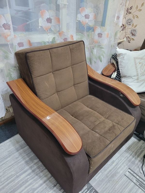 Продаю 2 кресло. Продаю 2 кресло.