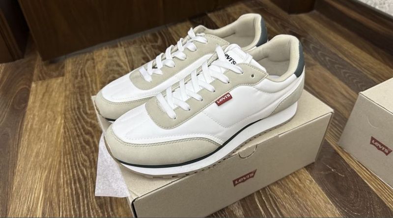 Levis кроссовки 41 размер оригинальный Levis кроссовки 41 размер оригинальный