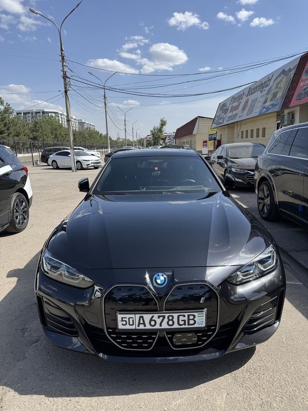 Bmw i4 2022 Elektrik kirasksi bor 45000km qora narxi 42000$ kelshmiz Bmw i4 2022 Elektrik kirasksi bor 45000km qora narxi 42000$ kelshmiz