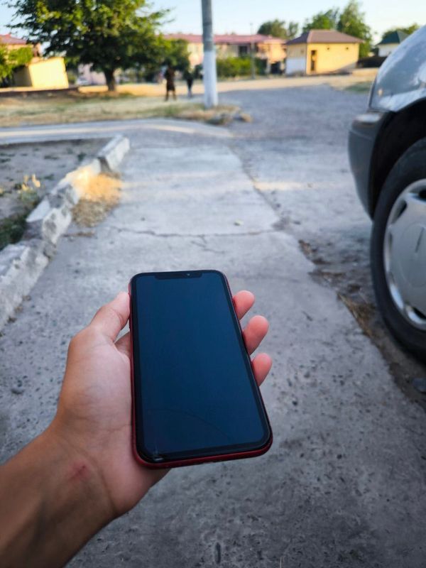 Iphone xr qizil Iphone xr qizil