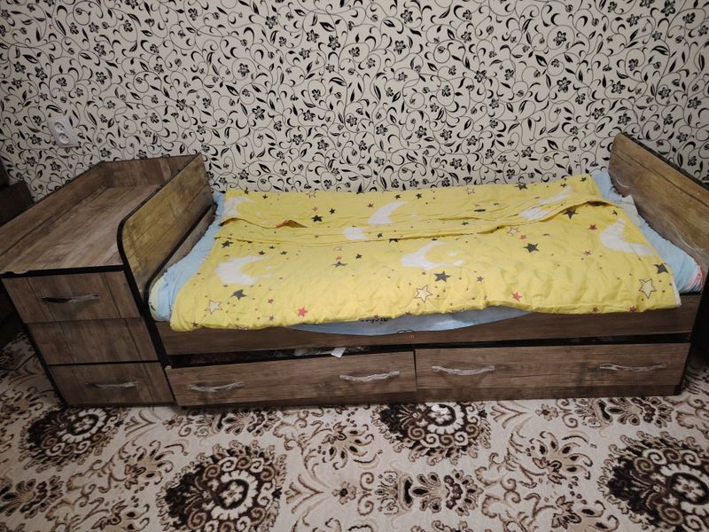 Продаётся кровать детская