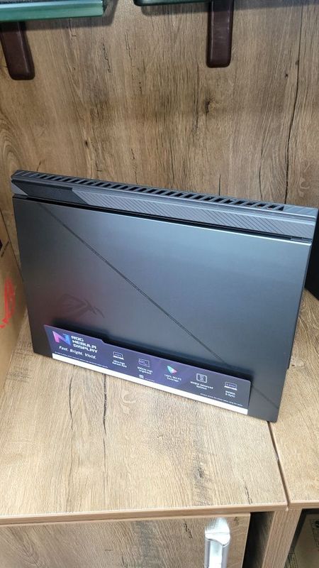 Asus rog strix G814j i9-14900HX Asus rog strix G814j i9-14900HX