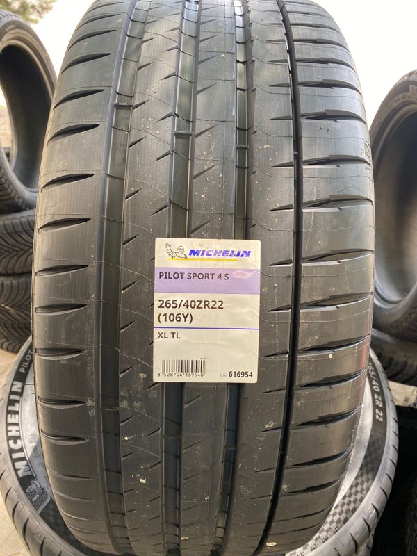 Michelin Pilot Sport 4 S 265/40R22 Michelin Pilot Sport 4 S 265/40R22