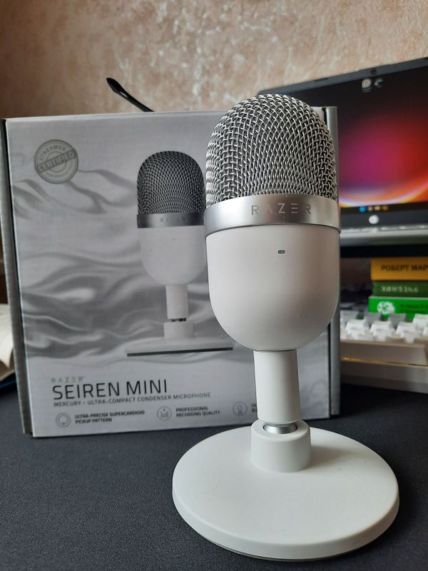 Продам микрофон razer siren mini + пантограф