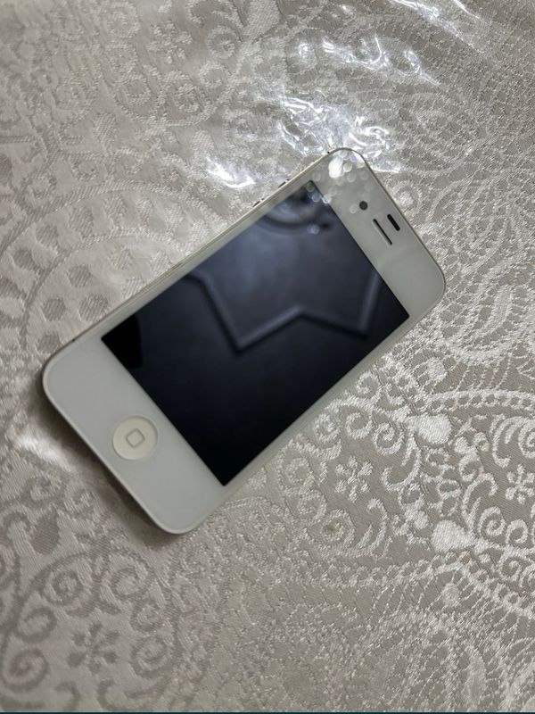 iPhone 4, 64GB, batareya 84% + zaryadka iPhone 4, 64GB, batareya 84% + zaryadka