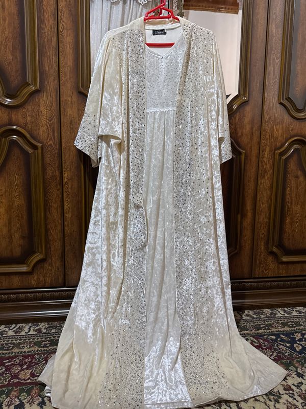 Abaya koʻylak sotiladi 200.000 soʻm Abaya koʻylak sotiladi 200.000 soʻm