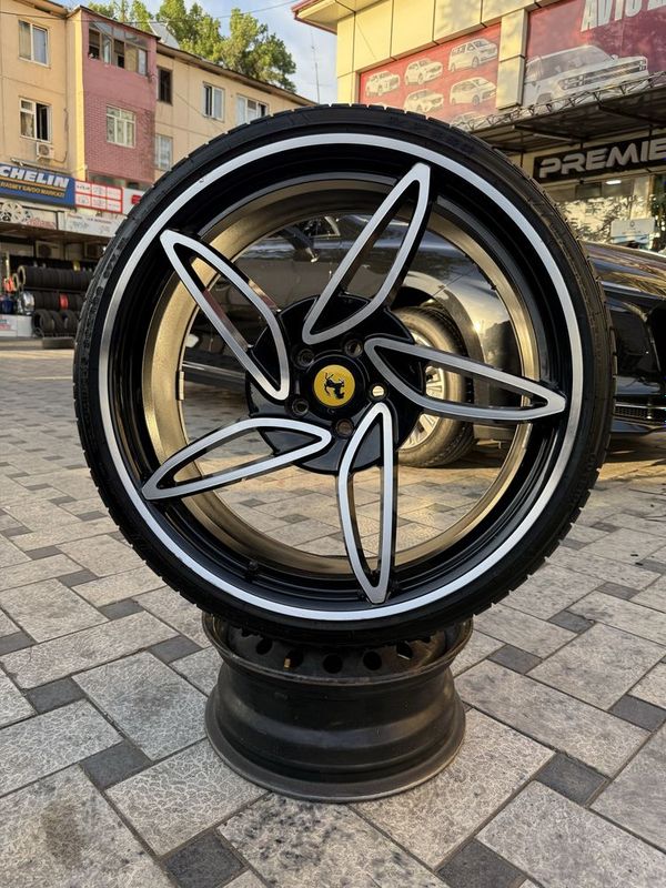 Diska balon Ferrari model 245”30”22 5”114 malibu 2 Kia Hyundai laga Diska balon Ferrari model 245”30”22 5”114 malibu 2 Kia Hyundai laga