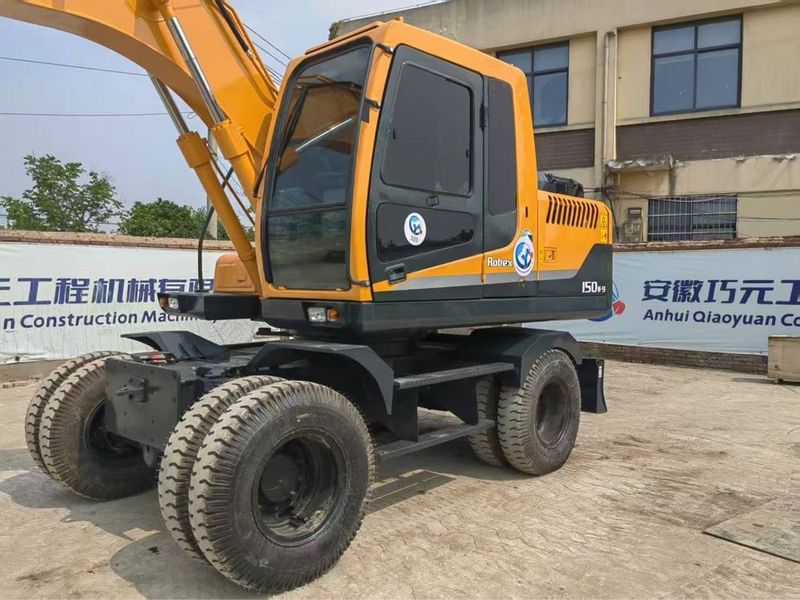 Экскаватор 30% тулов билан буюртмага. Hyundai 150. Балонлик