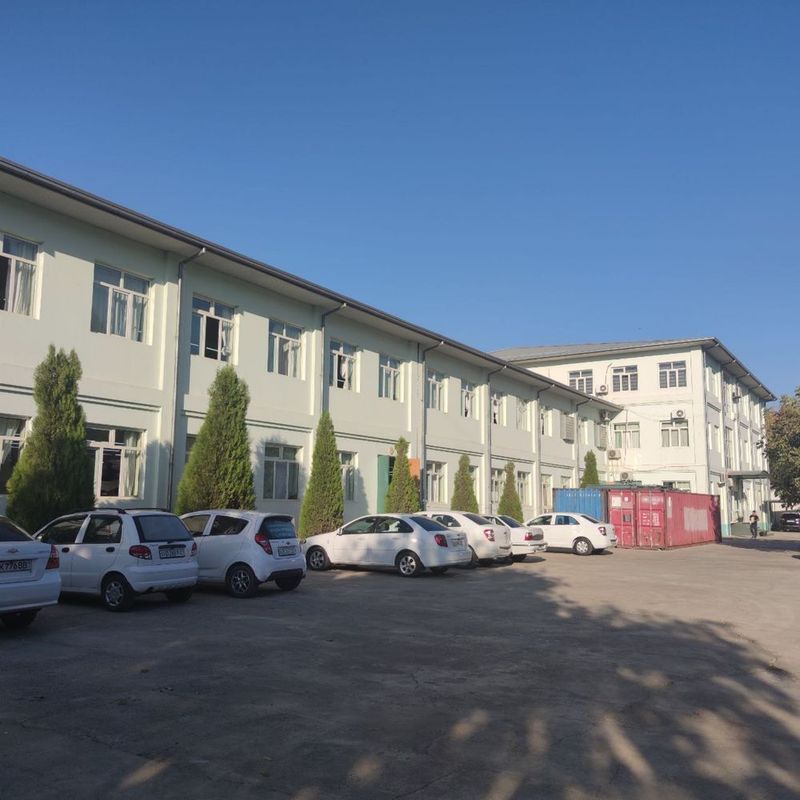 Продается в Яккасарайском районе. Здание 3300 кв.м., 32 сотки земли Продается в Яккасарайском районе. Здание 3300 кв.м., 32 сотки земли
