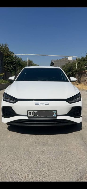 BYD E2 Oq rang idiyal sastayana BYD E2 Oq rang idiyal sastayana
