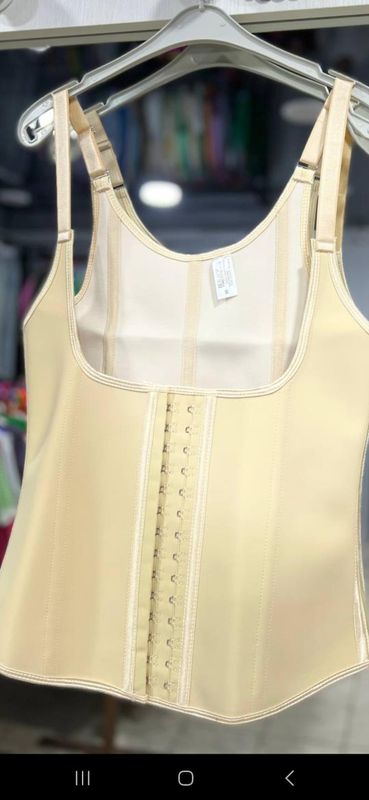 Karset Kolumbiya Latex L razmer Karset Kolumbiya Latex L razmer