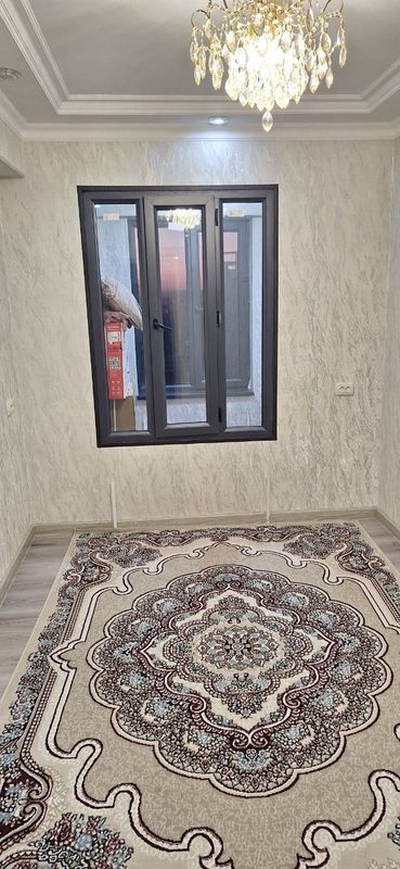 Tozza yashay oladigan. Yosh oilaga yoki qizlarga beriladi.