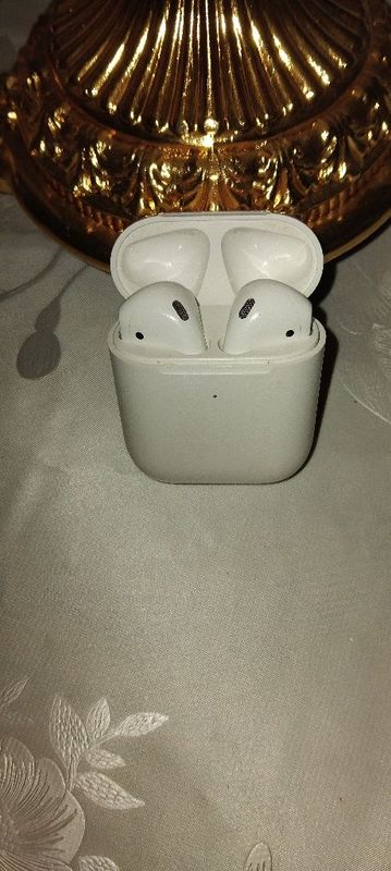 Наушники IPhone.