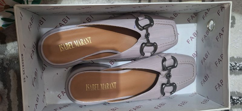 Стильные кожаные мюли Isabel Marant