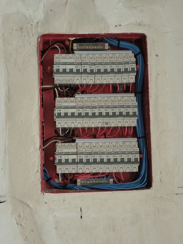 Elektrika mantaj Ustanovka Elektrika mantaj Ustanovka