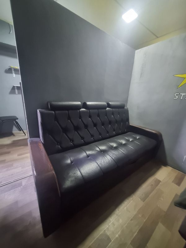 Myahki mebel sotiladi 2 metr