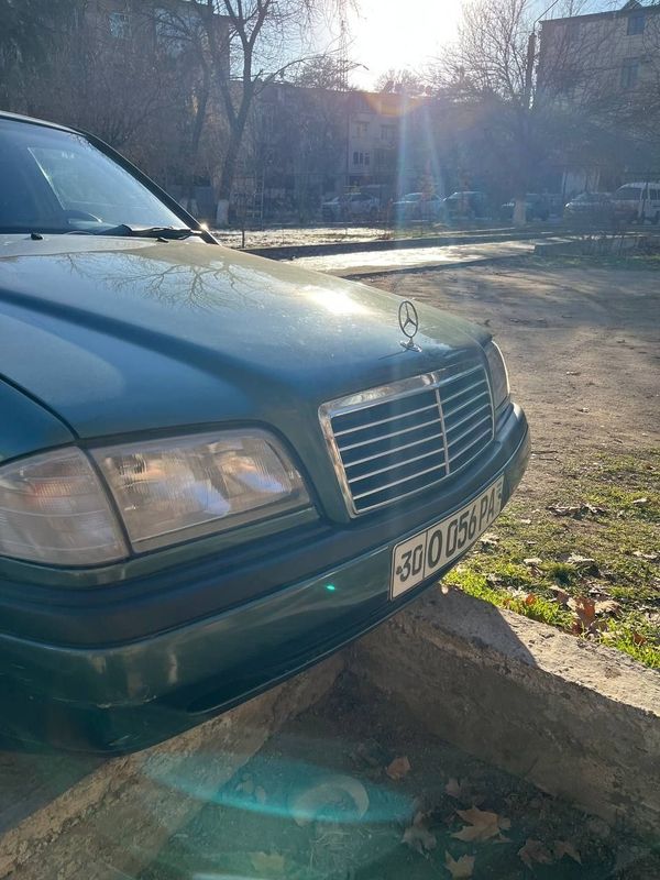 W202 Mercedes 1994 йил сотилади холати зур