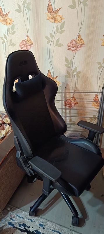 Продам игровое кресло 2e gaming bushido Продам игровое кресло 2e gaming bushido