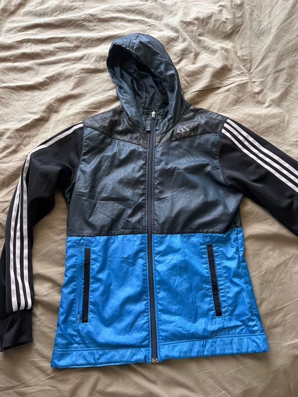 Куртка спортивная Adidas Куртка спортивная Adidas