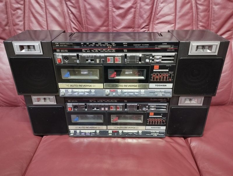 Toshiba BomBeat SX 85 , в отличном состоянии