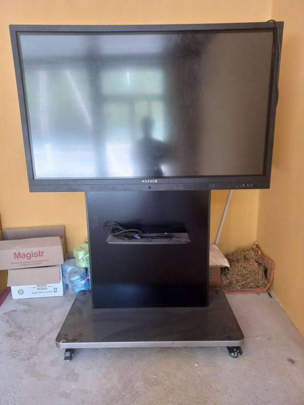 Manitor 72 lik kompyuterga ulanadi Manitor 72 lik kompyuterga ulanadi