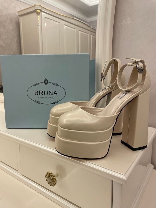Bruna firmasidan tufli