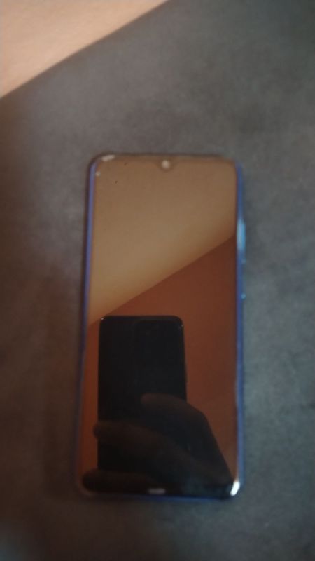 Redmi note 8 2021y. 4/64gb holati ideal brnchi qo'l. Ayol kwi iwlatgan