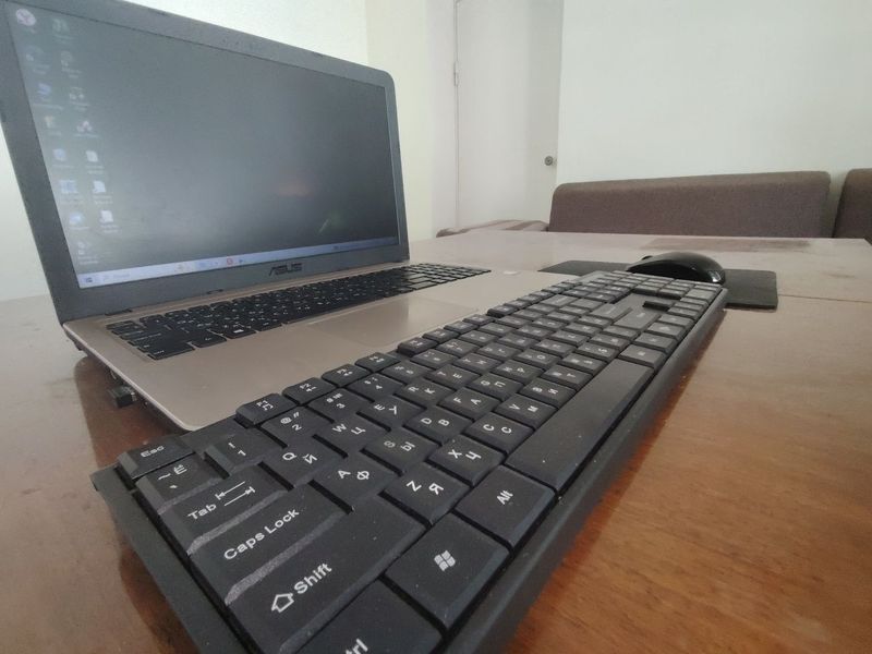 Asus kompyuter sotiladi
