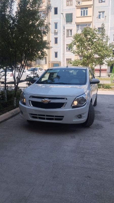 Yengi kecha chiqdi salondan Yengi kecha chiqdi salondan