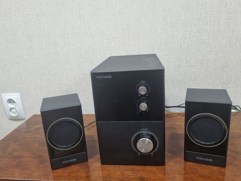 Продам Колонки Microlab M-223